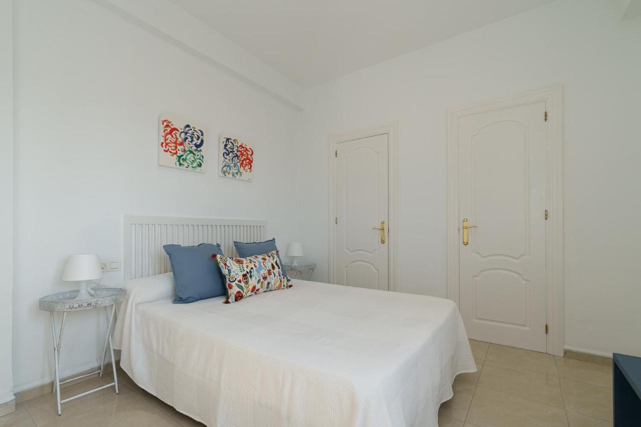 Maisuit Apartment Malaga City Center Exteriör bild